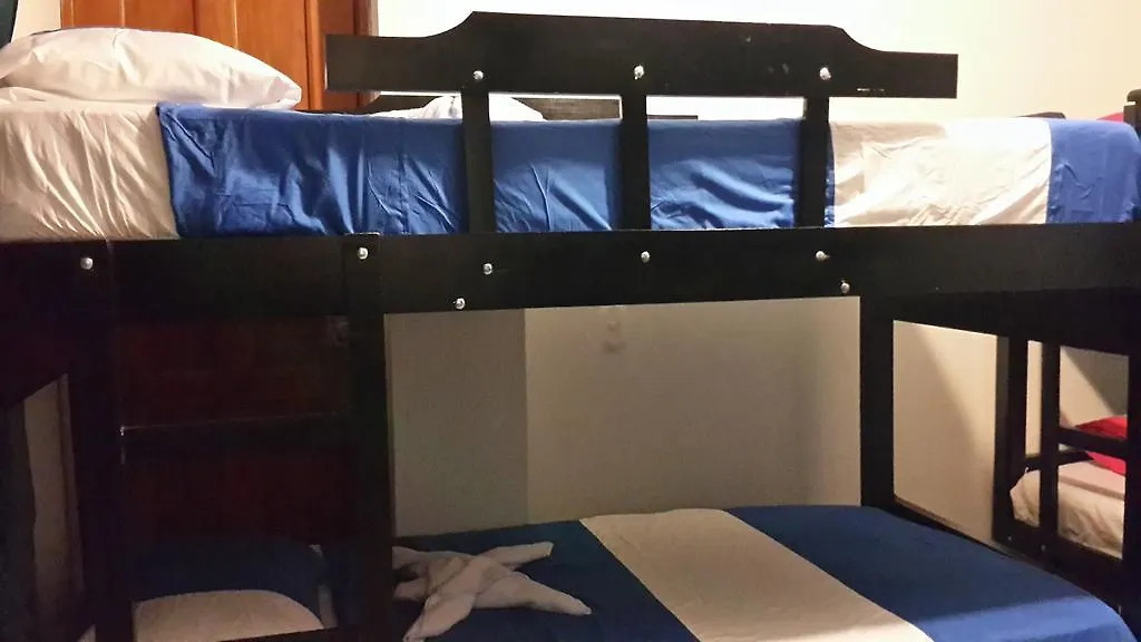 Guest house Habitaciones En Medellin