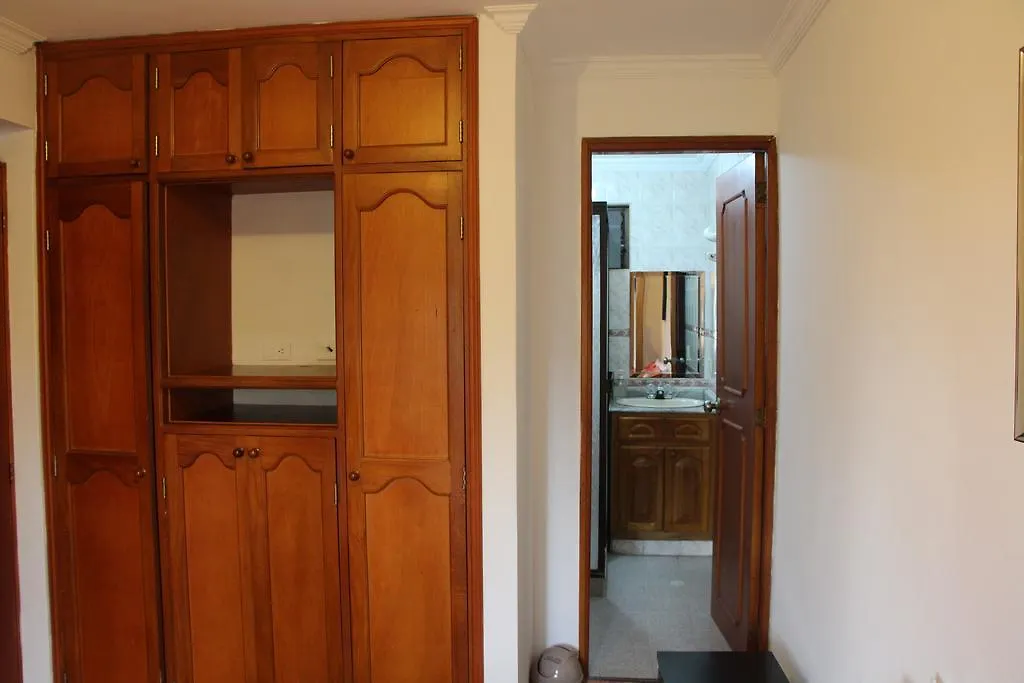 Habitaciones En Medellin Guest house