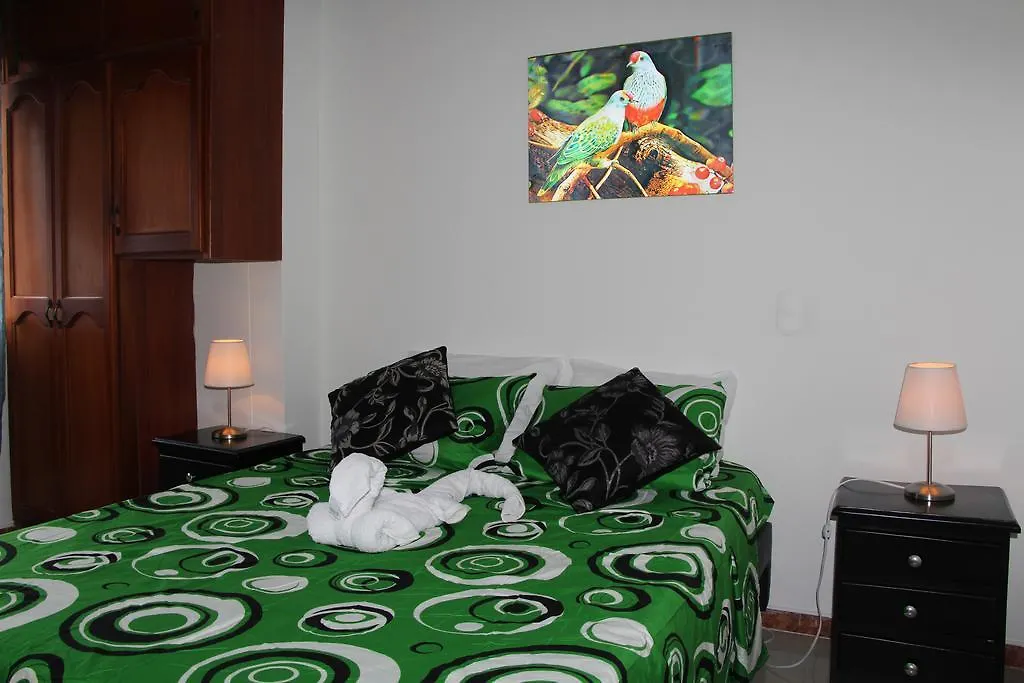 Habitaciones En Medellin Guest house