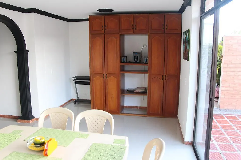 Habitaciones En Medellin 3*,